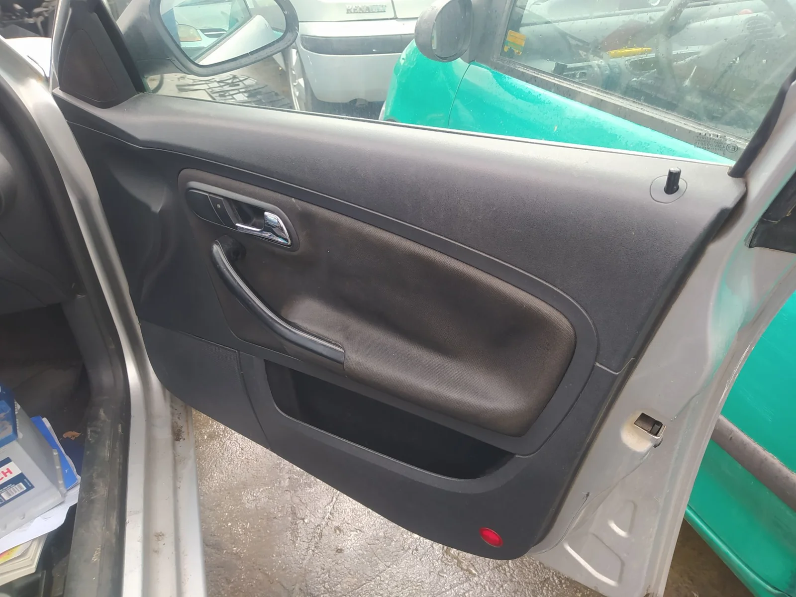 Foto de MANDO ELEVALUNAS DELANTERO DERECHO SEAT CORDOBA BERLINA (6L2) 1.4 16V (101 CV / 74 KW)