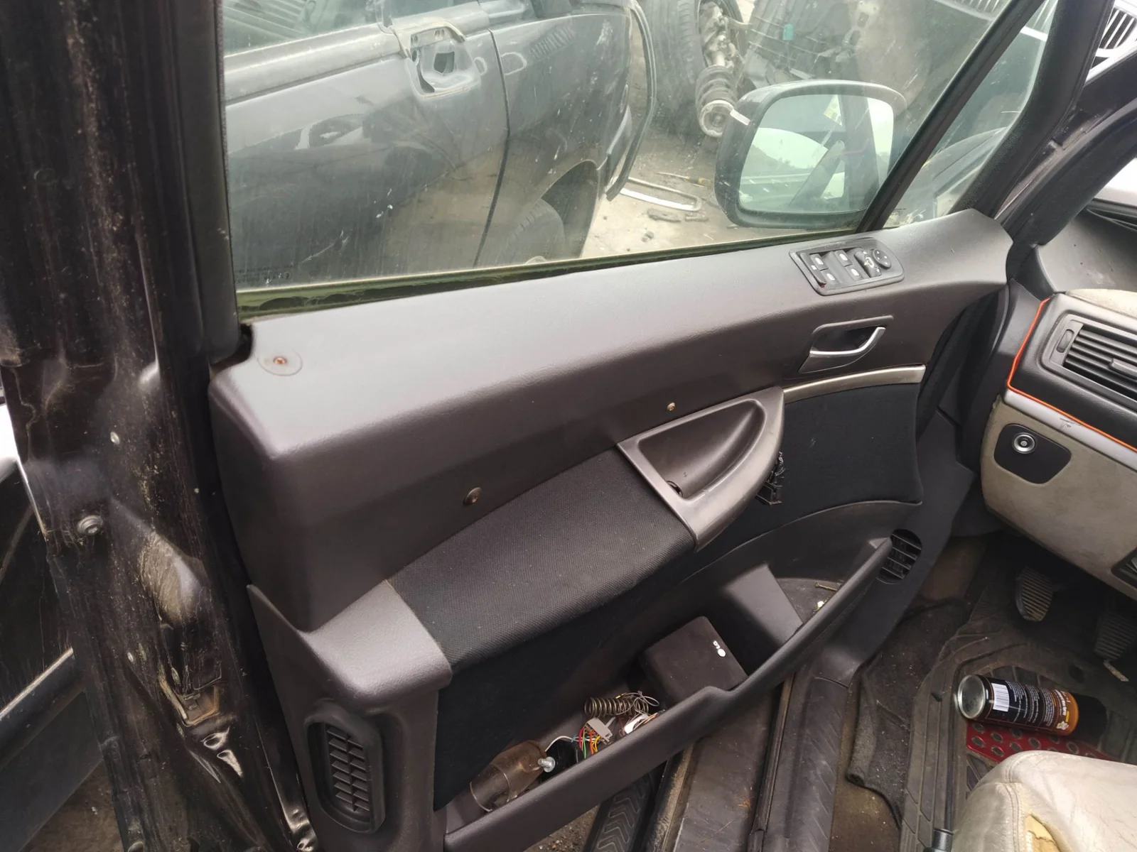 Foto de RETENEDOR PUERTA PEUGEOT 807 2.2 HDi FAP CAT (4HW) (128 CV / 94 KW) referencia 1440205580