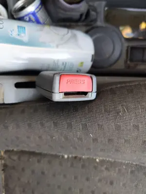 Foto de PRETENSOR AIRBAG DERECHO KIA CARENS (RS) 2.0 Turbodiesel CAT (113 CV / 83 KW)