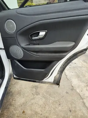 Foto de ELEVALUNAS TRASERO DERECHO LAND ROVER RANGE ROVER EVOQUE 2.0 Td4 CAT (150 CV / 110 KW) referencia LR165916