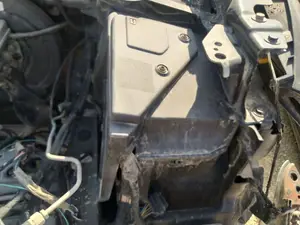 Foto de CAJA RELES / FUSIBLES RENAULT SCENIC II (JM) 1.5 dCi Diesel (106 CV / 78 KW)