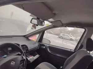 Foto de LUZ INTERIOR OPEL ZAFIRA A 2.0 DTI (101 CV / 74 KW) referencia 9104347