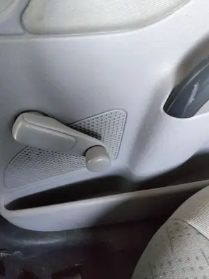 Foto de MANETA ELEVALUNAS TRASERA DERECHA CITROEN C3 1.4 HDi (68 CV / 50 KW)