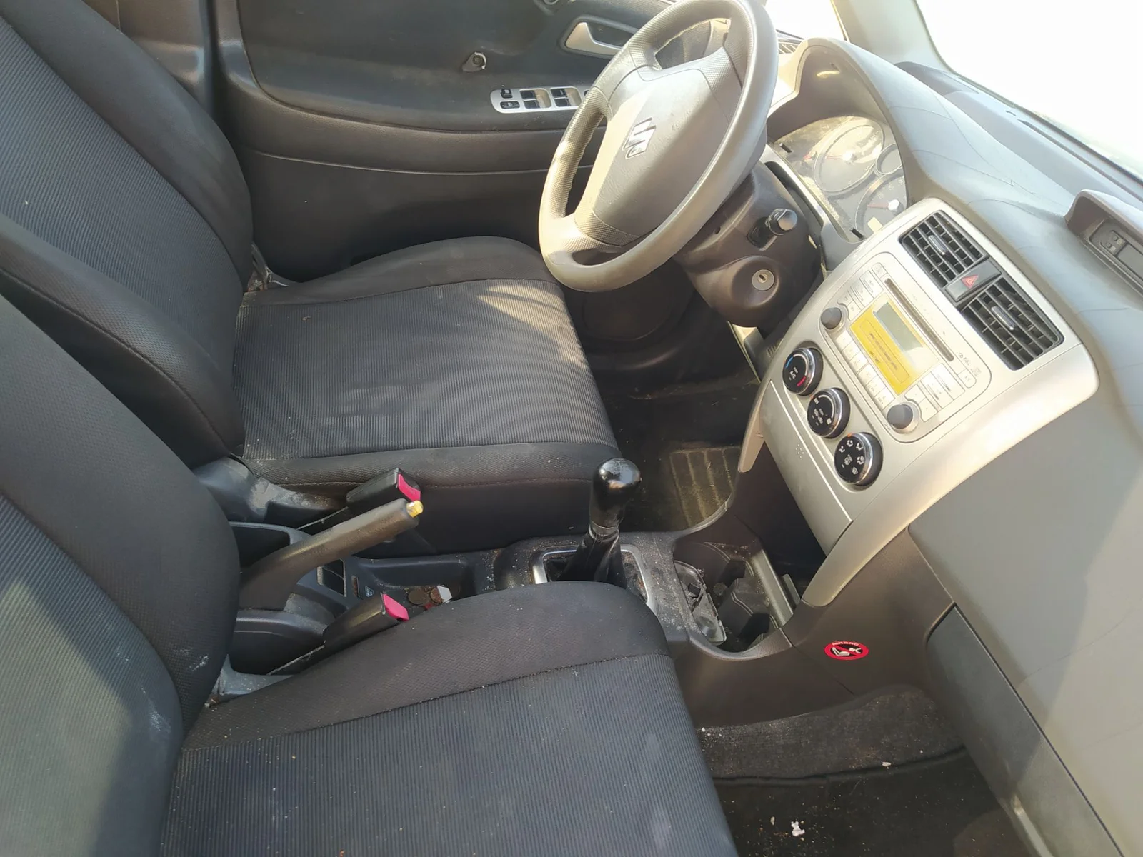 Foto de ENGANCHE CINTURON DELANTERO DERECHO SUZUKI LIANA (RH/ER) 1.4 16V DDiS Diesel CAT (90 CV / 66 KW)