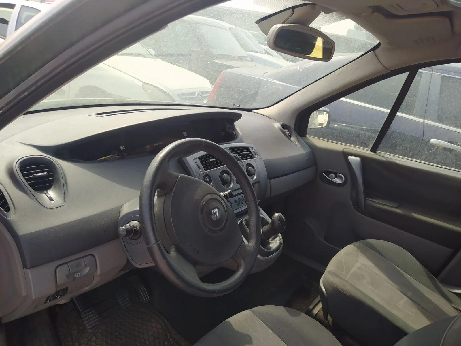 Foto de SALPICADERO RENAULT SCENIC II (JM) 1.5 dCi Diesel (101 CV / 74 KW) referencia 8200139257