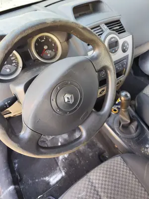Foto de AIRBAG DELANTERO IZQUIERDO RENAULT MEGANE II BERLINA 5P 1.5 dCi Diesel (101 CV / 74 KW)