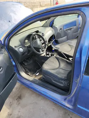 Foto de GOMAS CONTORNO PUERTA CITROEN C2 1.1  (60 CV / 44 KW)