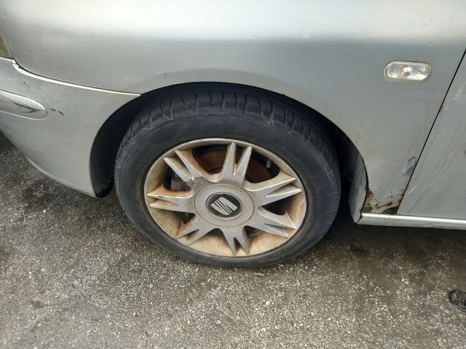 Foto de BRAZO SUSPENSION DELANTERO IZQUIERDO SEAT CORDOBA BERLINA (6L2) 1.4 16V (101 CV / 74 KW)