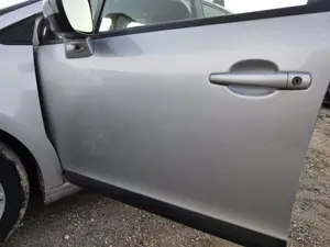 Foto de PUERTA DELANTERA IZQUIERDA CITROEN C4 BERLINA 1.6 16V HDi FAP (109 CV / 80 KW) foto 2
