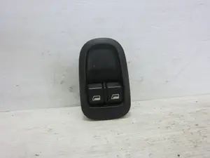 Foto de MANDO ELEVALUNAS DELANTERO IZQUIERDO PEUGEOT 206 1.4 HDi (68 CV / 50 KW)