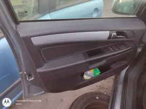 Foto de CERRADURA PUERTA DELANTERA IZQUIERDA OPEL ZAFIRA B 1.9 16V CDTI CAT (Z 19 DTH / LRD) (150 CV / 110 KW) referencia 13210748
