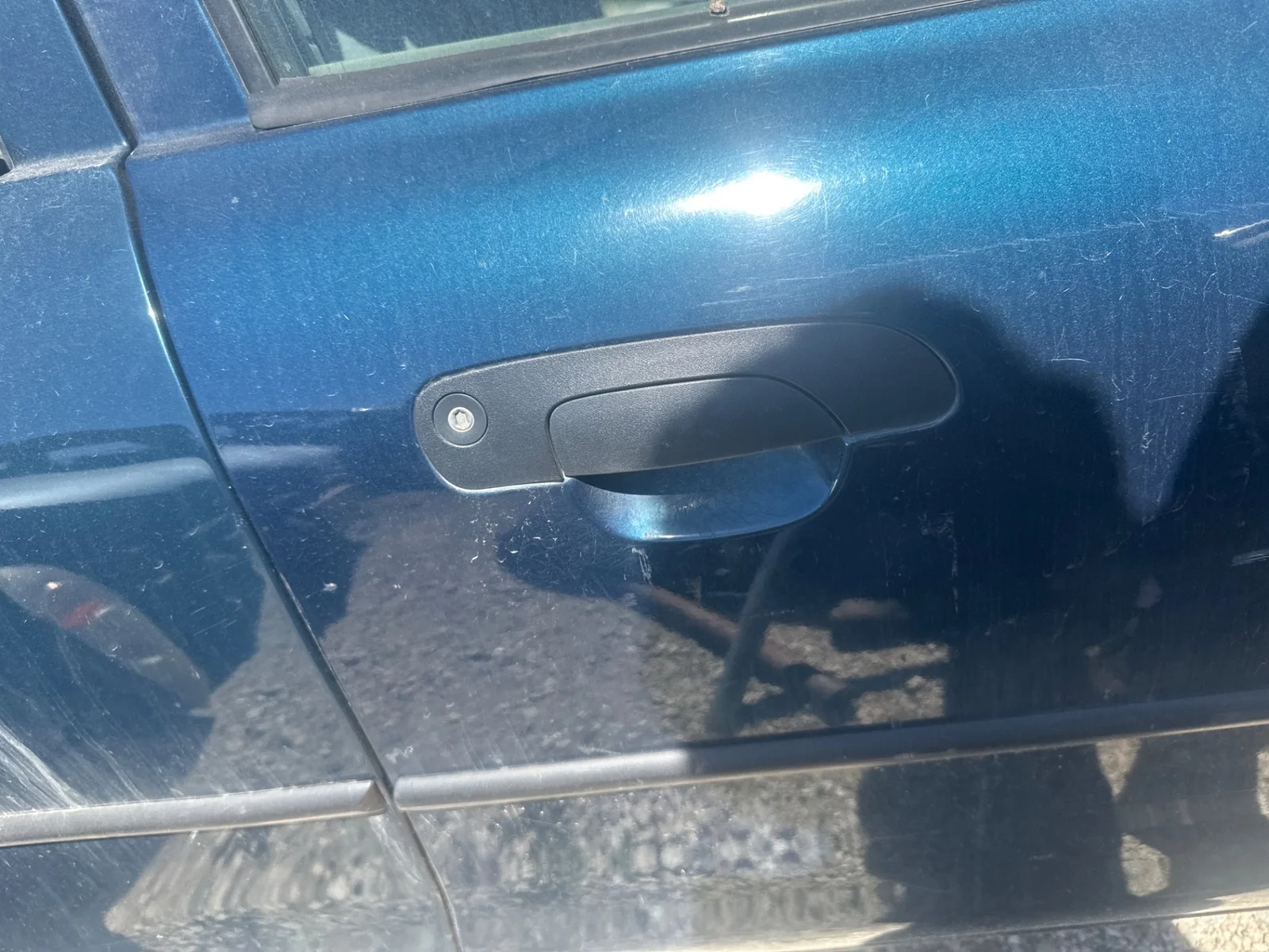 Foto de MANETA EXTERIOR LATERAL DERECHA FORD MONDEO FD BERL./TURNIER 1.8 16V CAT (116 CV / 85 KW)