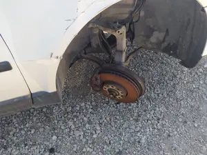 Foto de MANGUETA DELANTERA DERECHA VOLKSWAGEN PASSAT BERLINA (3B3) 1.9 TDI (131 CV / 96 KW) referencia 8D0407253C