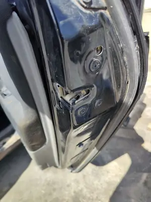 Foto de CERRADURA PUERTA TRASERA DERECHA RENAULT SCENIC II (JM) 1.9 dCi Diesel (120 CV / 88 KW) referencia 8200119333