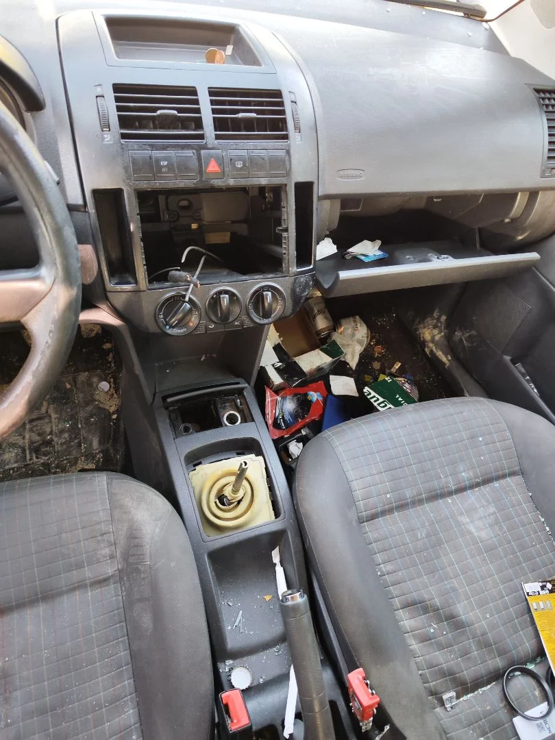 Foto de CONSOLA CENTRAL VOLKSWAGEN POLO IV (9N3) 1.9 TDI (101 CV / 74 KW)
