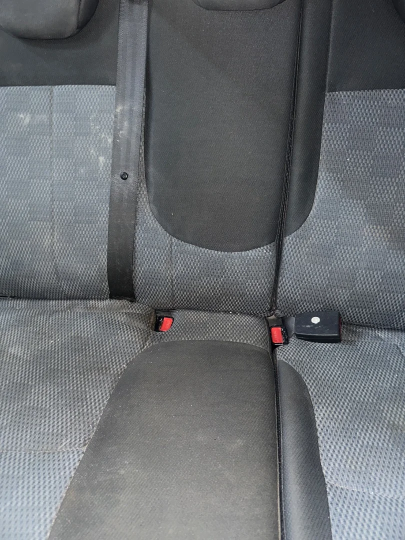 Foto de ENGANCHE CINTURON TRASERO CENTRAL KIA PICANTO (SA) 1.1 CAT (65 CV / 48 KW)