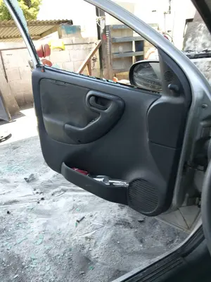 Foto de GUARNECIDO PUERTA DELANTERA IZQUIERDA OPEL CORSA C 1.2 16V CAT (Z 12 XE / LW4) (75 CV / 55 KW)