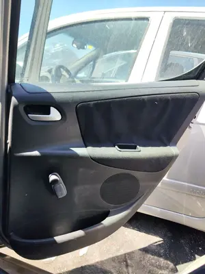 Foto de GUARNECIDO PUERTA TRASERA DERECHA PEUGEOT 207 1.4  (73 CV / 54 KW) referencia 9333ZY