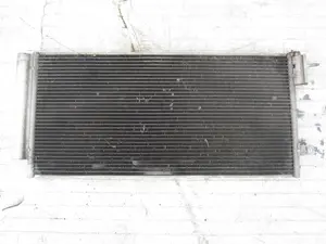 Foto de CONDENSADOR / RADIADOR  AIRE ACONDICIONADO LANCIA DELTA (181) 1.6 Diesel CAT (120 CV / 88 KW)