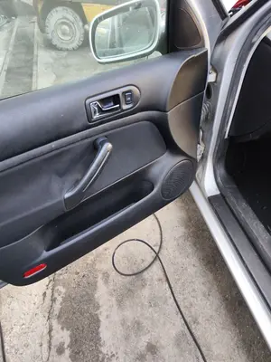 Foto de ELEVALUNAS DELANTERO IZQUIERDO VOLKSWAGEN GOLF IV BERLINA (1J1)(10.1997) 1.9 TDI (131 CV / 96 KW) referencia 1J4837461H