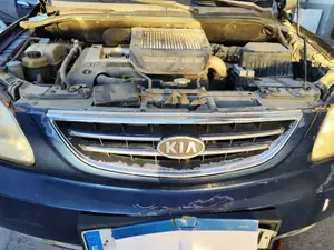 Foto de REJILLA DELANTERA KIA CARENS (RS) 2.0 Turbodiesel CAT (113 CV / 83 KW)