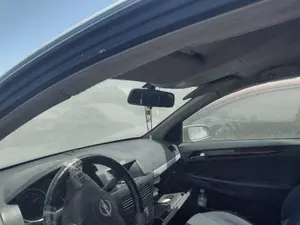 Foto de RETROVISOR INTERIOR OPEL ASTRA H BERLINA 1.6 16V (105 CV / 77 KW)