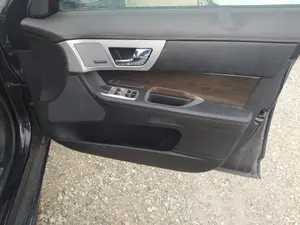 Foto de MANETA ELEVALUNAS DELANTERA DERECHA JAGUAR XF 3.0 V6 Diesel CAT (241 CV / 177 KW)