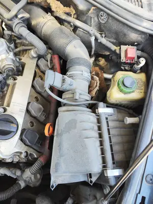 Foto de CAJA FILTRO AIRE VOLKSWAGEN TOUAREG (7L6) 4.2 V8 32V FSI (350 CV / 257 KW) referencia 7L6129607BH
