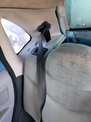 Foto de CINTURON SEGURIDAD TRASERO DERECHO CITROEN C3 1.4 HDi (68 CV / 50 KW)