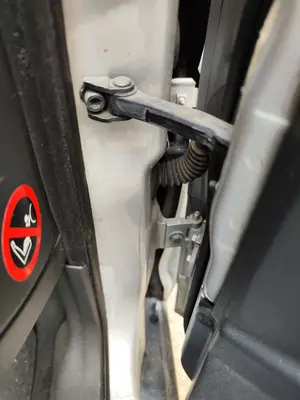 Foto de RETENEDOR PUERTA VOLVO S80 BERLINA 2.4 CAT (140 CV / 103 KW) referencia 6810966