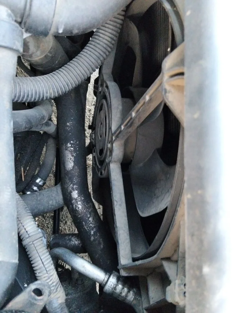 Foto de ELECTROVENTILADOR RADIADOR AIRE ACONDICIONADO RENAULT LAGUNA II (BG0) 1.9 dCi Diesel CAT (101 CV / 74 KW)