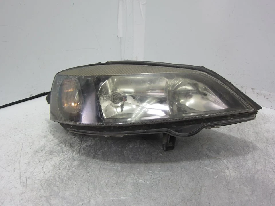 Foto de FARO DERECHO OPEL ASTRA G BERLINA 2.0 DTI (101 CV / 74 KW) referencia 084421116R