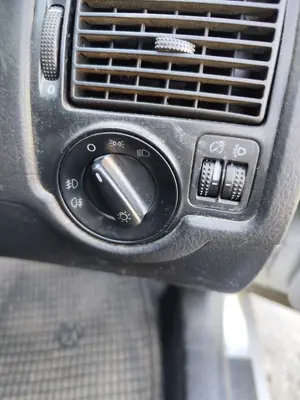 Foto de MANDO LUCES VOLKSWAGEN GOLF IV BERLINA (1J1)(10.1997) 1.9 TDI (131 CV / 96 KW) referencia 8L0953513G FKZ