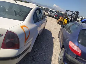 Foto de TAPA EXTERIOR COMBUSTIBLE VOLKSWAGEN PASSAT BERLINA (3B3) 1.9 TDI (131 CV / 96 KW) referencia 3B7809857A FKZ