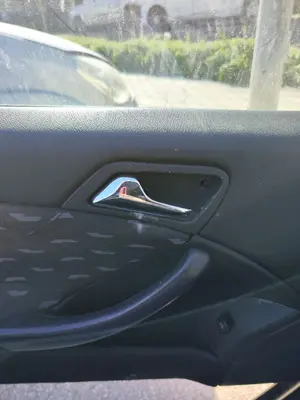 Foto de MANETA INTERIOR DELANTERA IZQUIERDA MERCEDES-BENZ CLASE C (BM 203) SPORTCOUPE 2.2 CDI CAT (143 CV / 105 KW) referencia A2037601561 9051