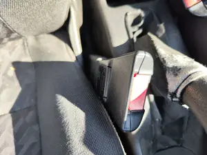 Foto de ENGANCHE CINTURON DELANTERO DERECHO OPEL ASTRA G BERLINA 1.7 16V DTI CAT (Y 17 DT / LR6) (75 CV / 55 KW)