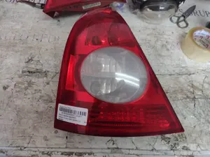 Foto de PILOTO TRASERO IZQUIERDO RENAULT CLIO II FASE I (B/CB0) 1.2  (58 CV / 43 KW) referencia 89023922