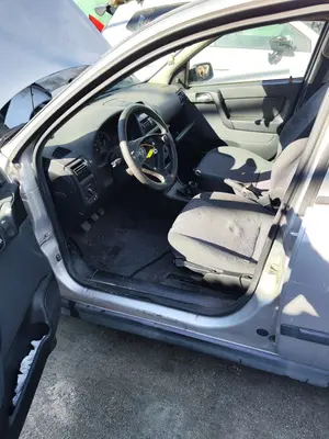 Foto de GOMAS CONTORNO PUERTA OPEL ASTRA G BERLINA 1.7 16V DTI CAT (Y 17 DT / LR6) (75 CV / 55 KW)