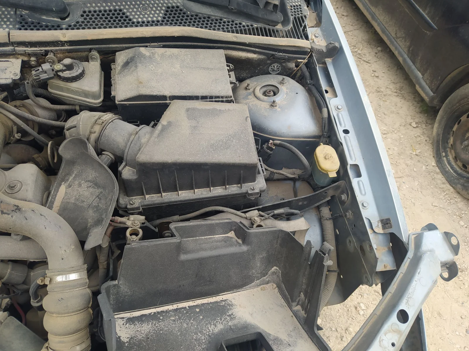 Foto de DEPOSITO LIMPIA FORD FOCUS BERLINA (CAK) 1.8 TDDI Turbodiesel CAT (90 CV / 66 KW) referencia 1502303