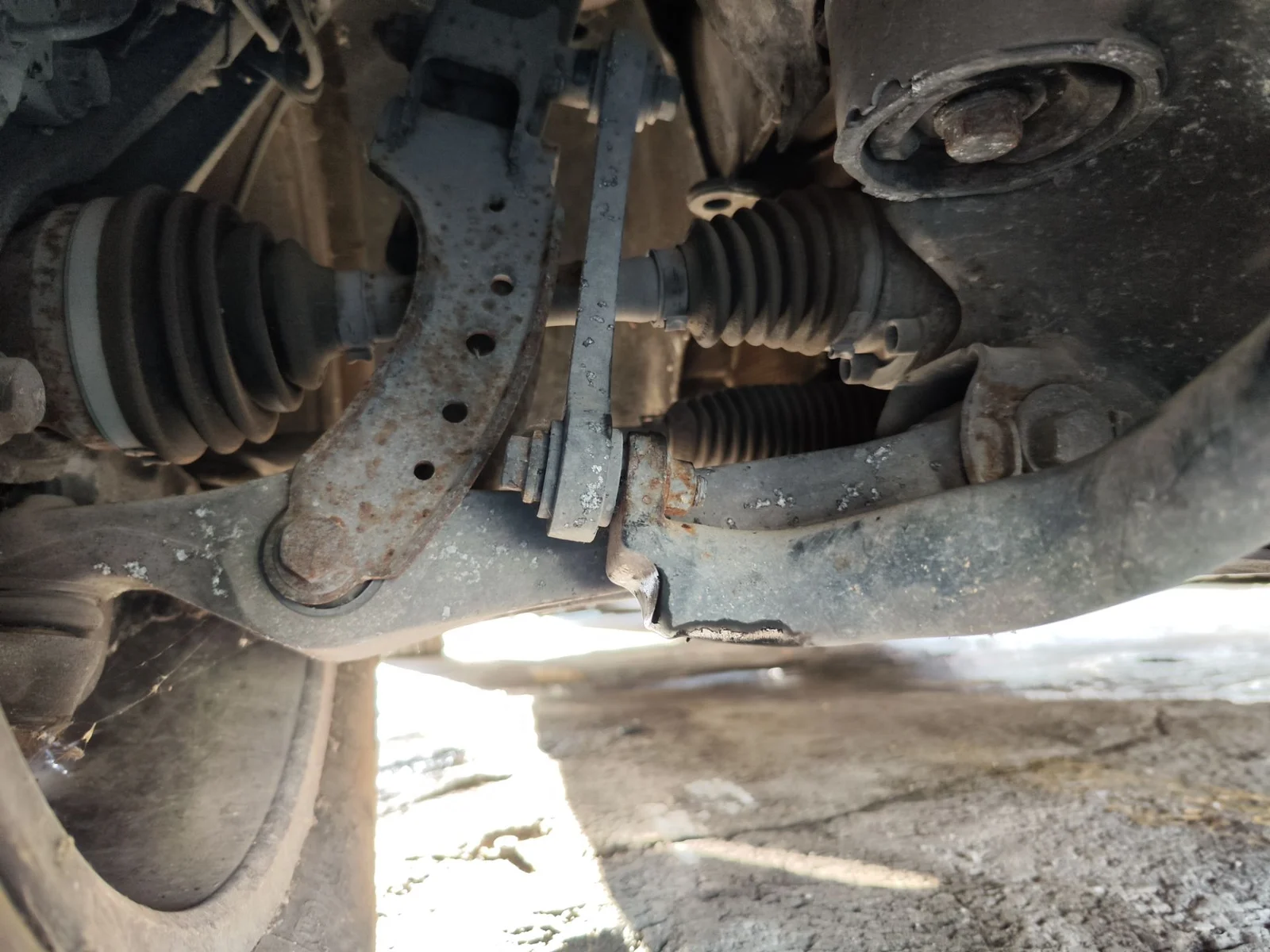Foto de BRAZO SUSPENSION DELANTERO DERECHO AUDI Q7 (4L) 3.0 V6 24V TDI (233 CV / 171 KW) referencia 7L0407021B