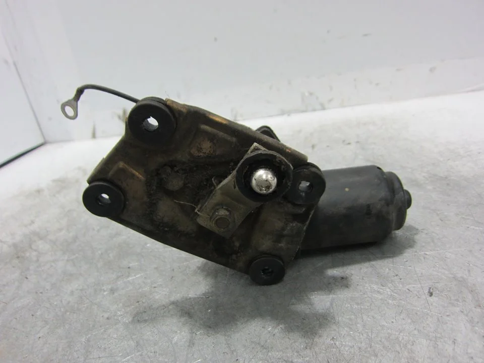 Foto de MOTOR LIMPIA DELANTERO SUZUKI IGNIS (RM/MH) 1.3 DDiS Diesel CAT (69 CV / 51 KW) referencia 3810180G01000