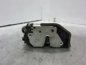 Foto de CERRADURA PUERTA TRASERA IZQUIERDA BMW SERIE 3 BERLINA (E90) 2.0 16V Diesel (163 CV / 120 KW) referencia 7202147