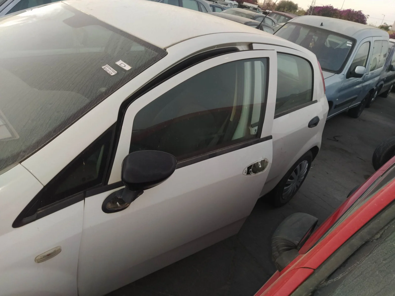 Foto de LUNA DELANTERA IZQUIERDA FIAT GRANDE PUNTO (199) 1.3 16V JTD CAT (75 CV / 55 KW) referencia 0051869141