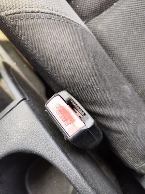 Foto de PRETENSOR AIRBAG DERECHO PEUGEOT 207 1.4  (73 CV / 54 KW)