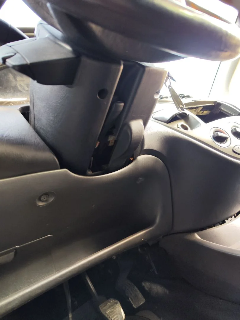 Foto de COLUMNA DIRECCION FORD FOCUS FAMILIAR (CAK) 1.8 TDCi Turbodiesel CAT (116 CV / 85 KW) referencia 1211920