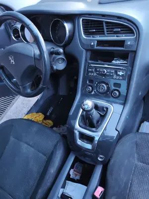 Foto de CONSOLA CENTRAL PEUGEOT 5008 1.6 HDi FAP CAT (9HZ / DV6TED4) (109 CV / 80 KW)