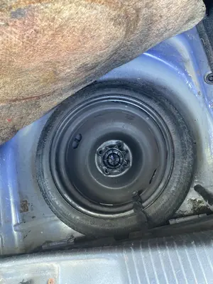 Foto de RUEDA DE REPUESTO VOLKSWAGEN POLO III (6N1) 1.4  (60 CV / 44 KW)