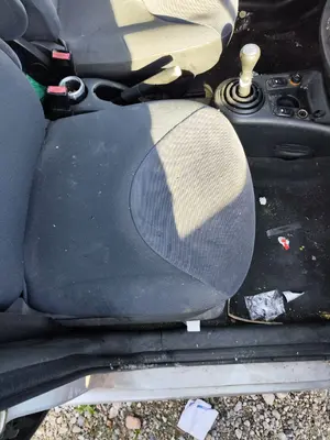 Foto de ASIENTO DELANTERO DERECHO CITROEN C3 1.4  (73 CV / 54 KW)