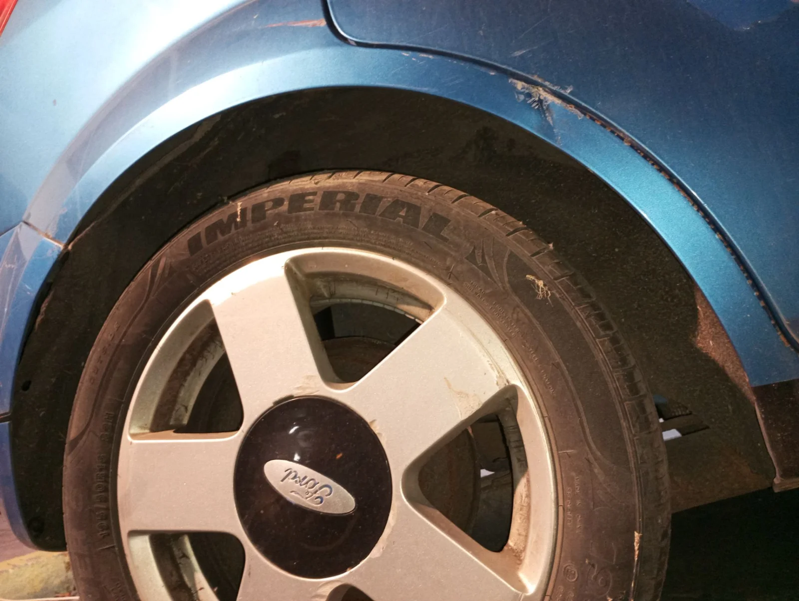 Foto de PASO RUEDA TRASERO DERECHO FORD FIESTA (CBK) 1.25 16V CAT (69 CV / 51 KW) referencia 1537987