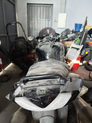 Foto de LUZ CENTRAL DE FRENO KAWASAKI ZZR 1400 1441 cm3 - 147.2 kW (0 CV / 0 KW)